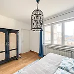 Fully Equipped Vitoshka Area Spacious Metro