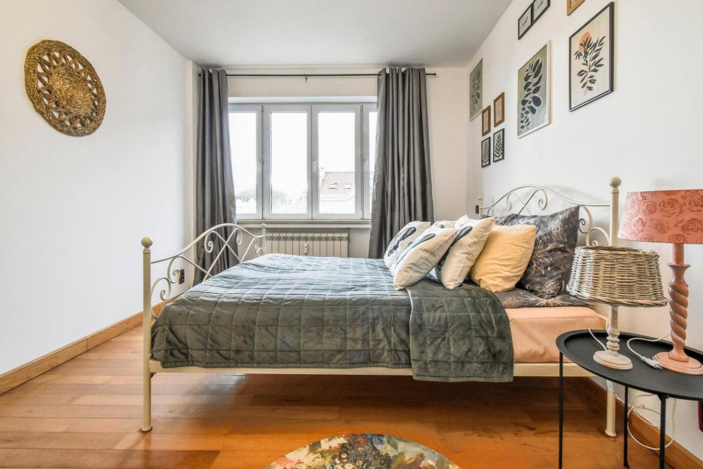 Fully Equipped Vitoshka Area Spacious Metro Sofia
