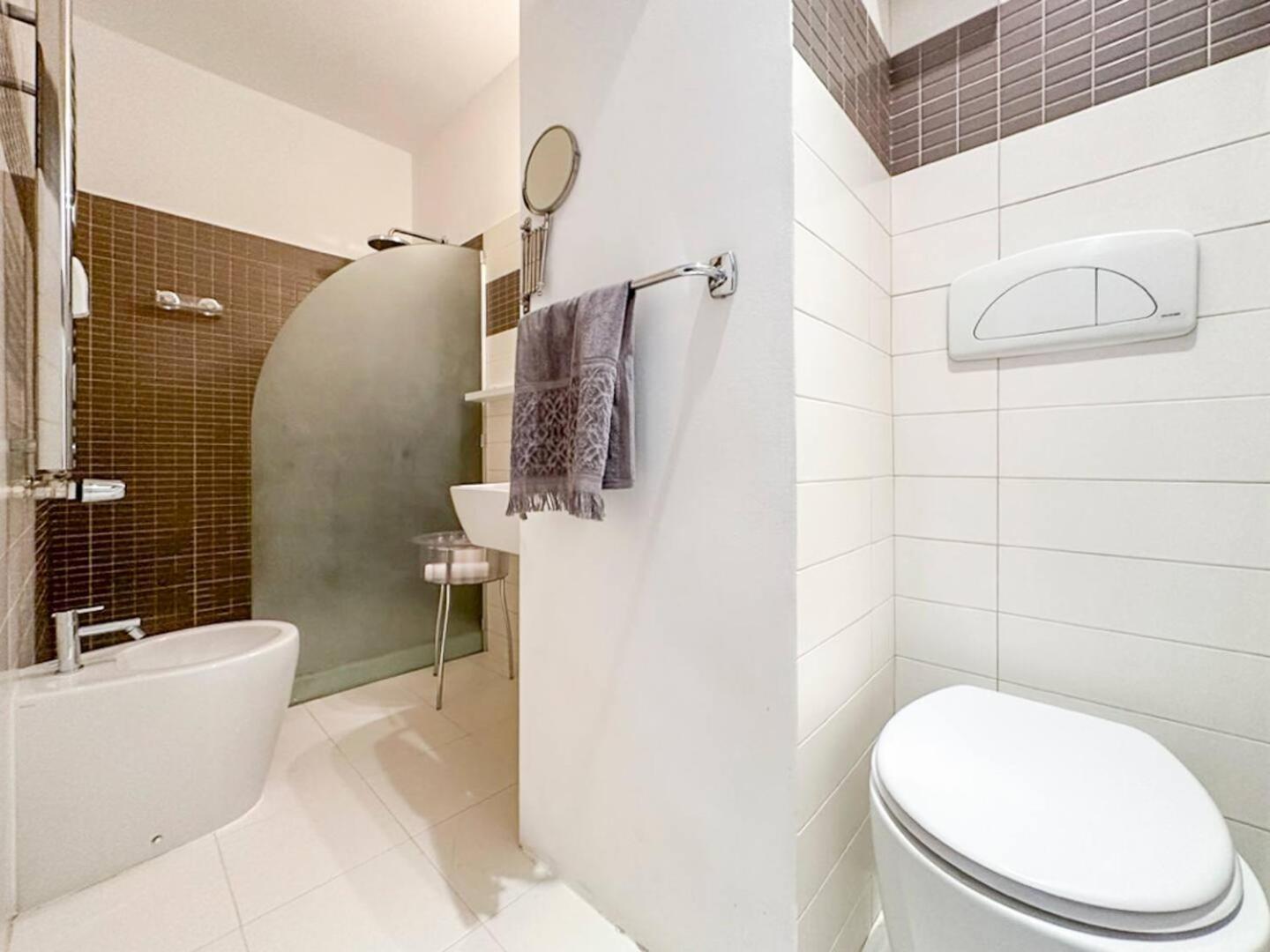 Apartment Fully Equipped Vitoshka Area Spacious Metro Sofia