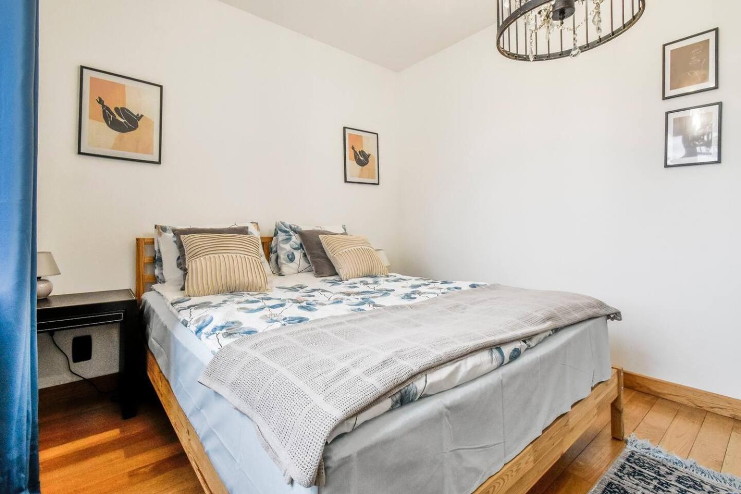 Fully Equipped Vitoshka Area Spacious Metro Apartment Sofia