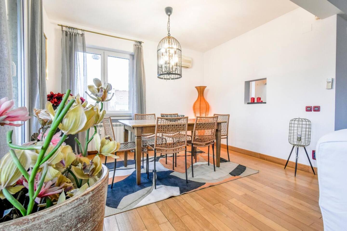 Apartment Fully Equipped Vitoshka Area Spacious Metro Sofia