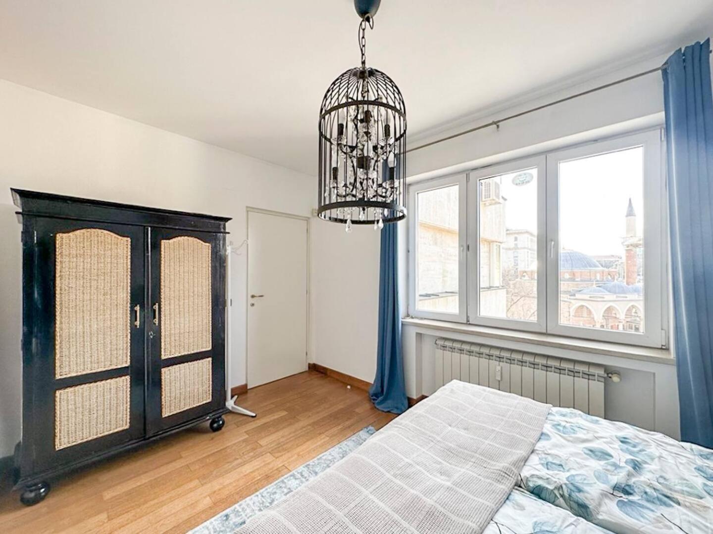 Fully Equipped Vitoshka Area Spacious Metro Apartment Sofia