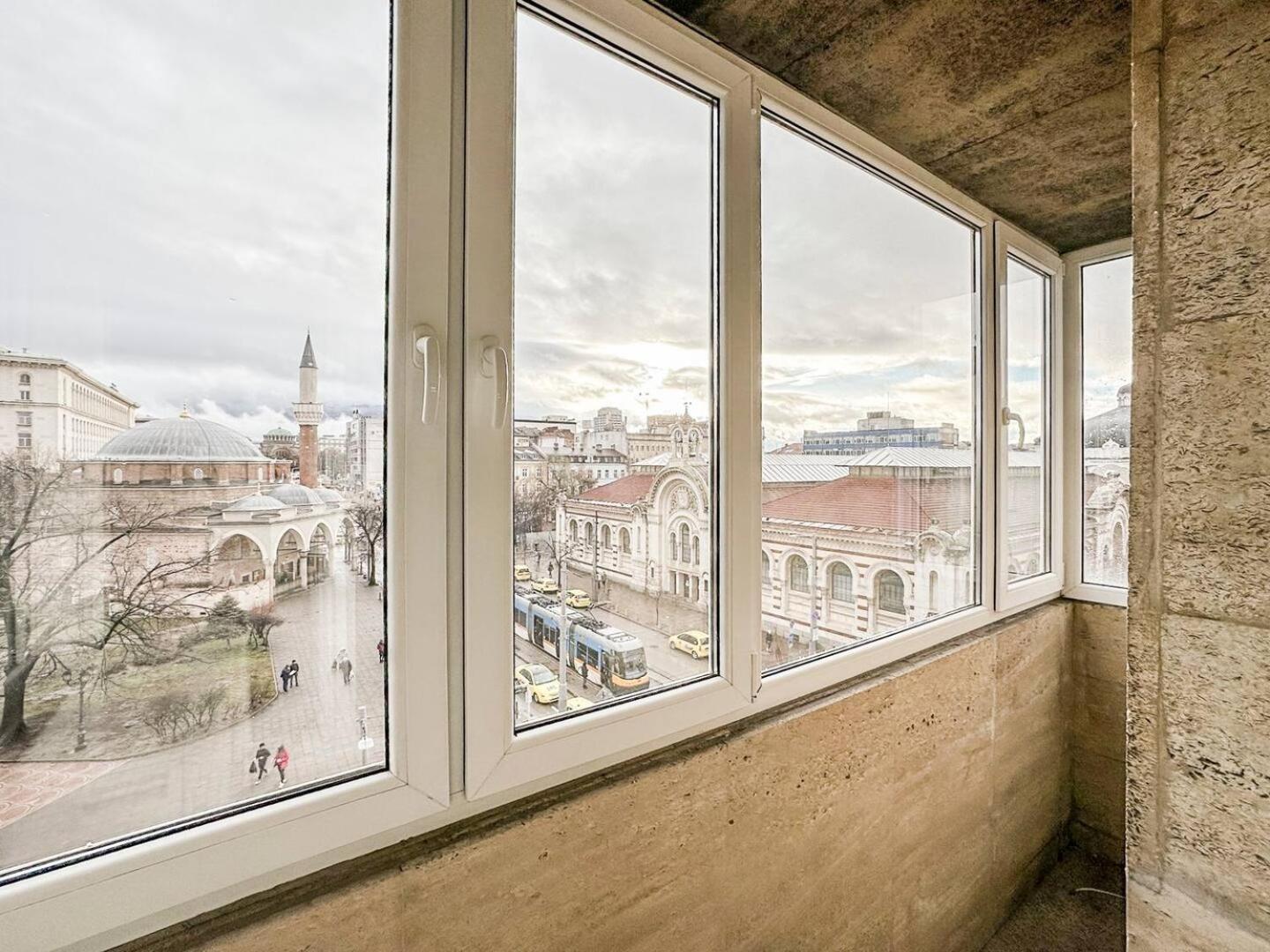 Fully Equipped Vitoshka Area Spacious Metro Sofia